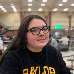 Meet your Posher, Abigail